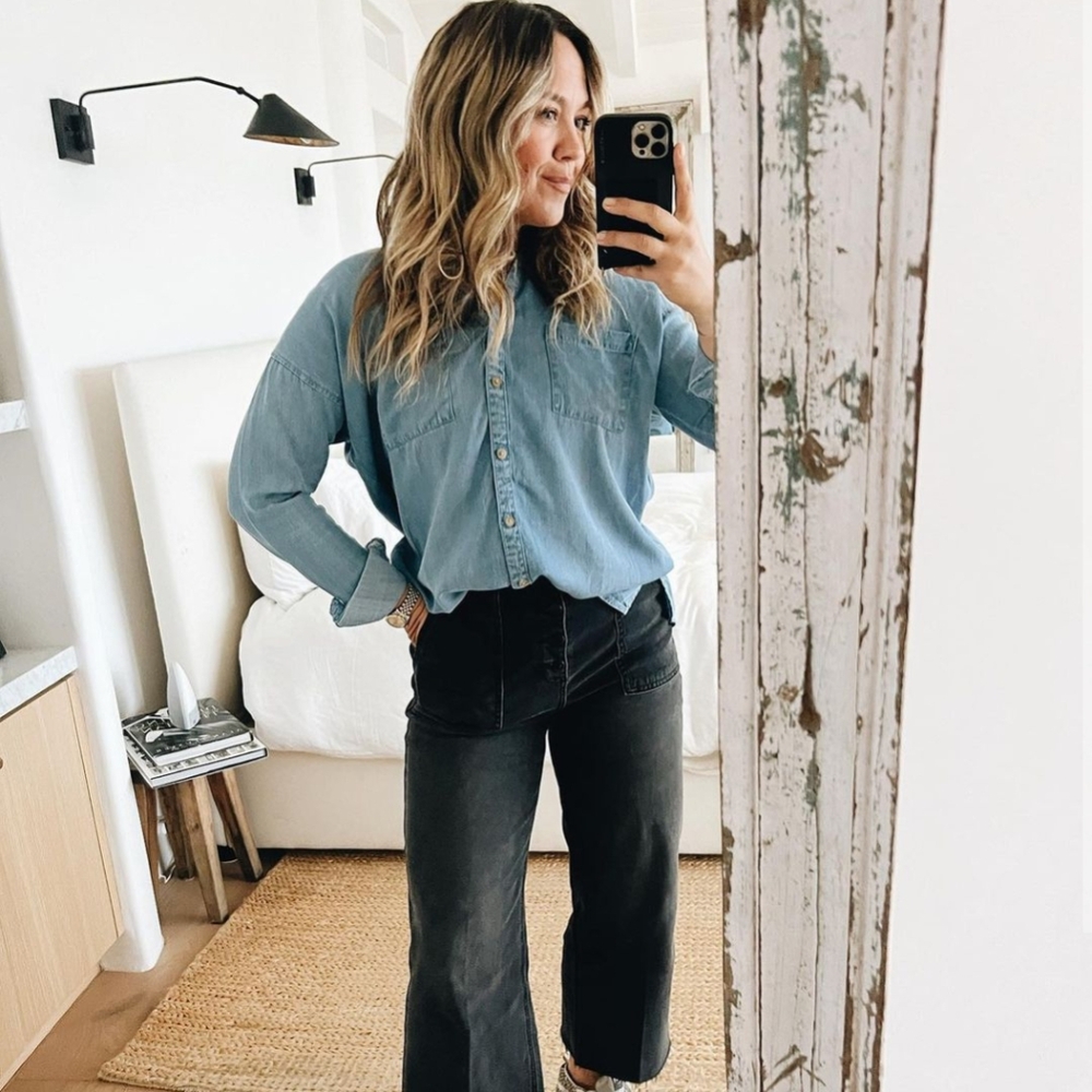 Carly Jean Los Angeles Light Blue Button-Down Shirt